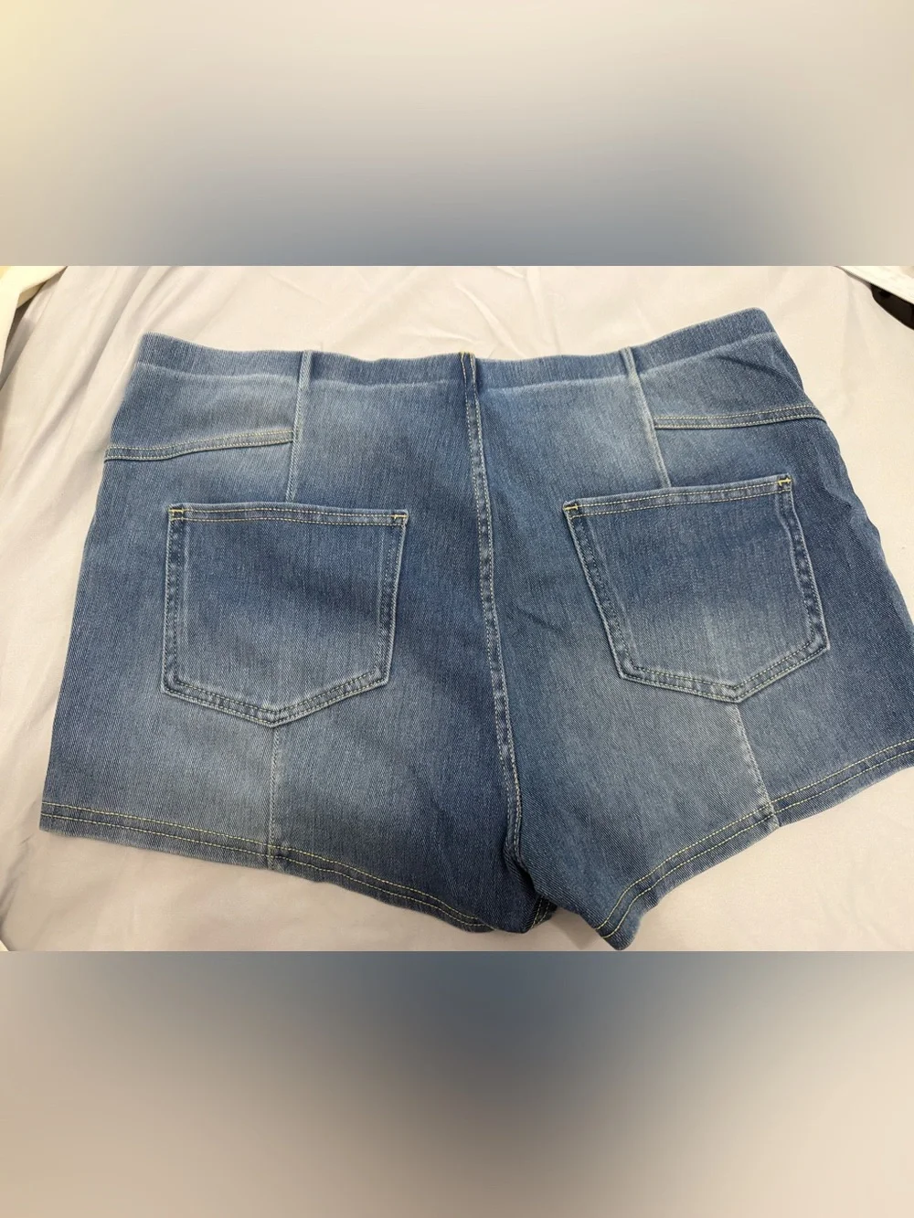 HALARA Blue Denim Shorts